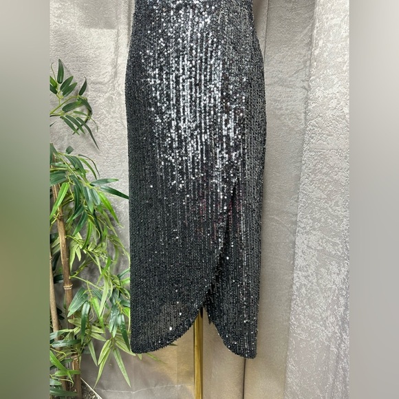 NWT Cupcakes & Cashmere Women’s Joelle Wrap Sequins Midi Dress Black XS - Picture 7 of 13